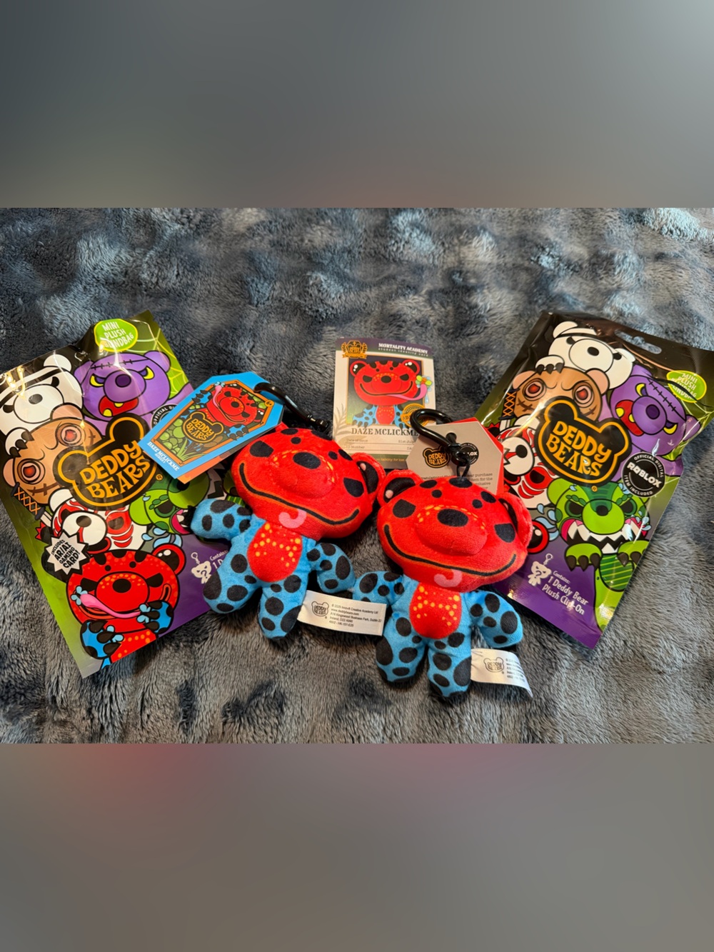 Deddy Bears Series 5 Mini Plush
Clip-On Blind Bag ULTRA RARE